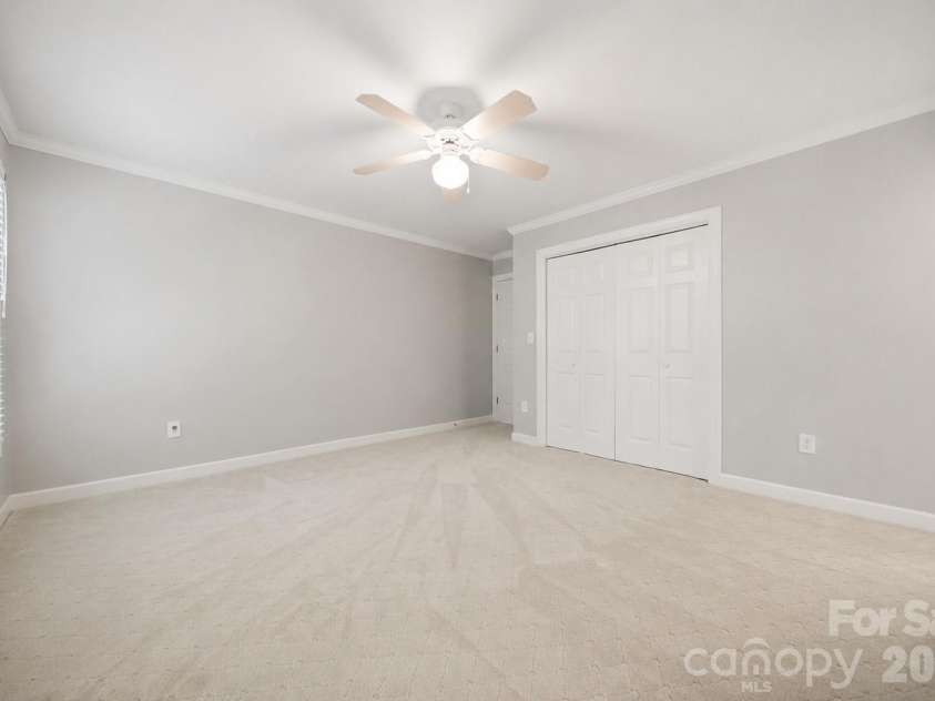 3704 8th Street Place, Hickory, NC 28601.  MLS# CAR4363402, YatesRealty ID 10221. 