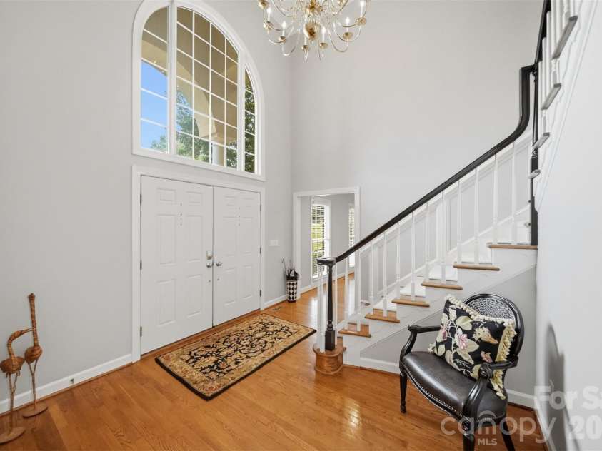3704 8th Street Place, Hickory, NC 28601.  MLS# CAR4363402, YatesRealty ID 10221. 
