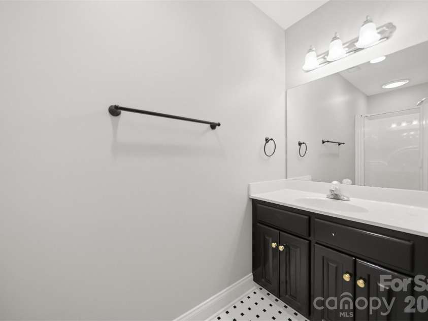 3704 8th Street Place, Hickory, NC 28601.  MLS# CAR4363402, YatesRealty ID 10221. 