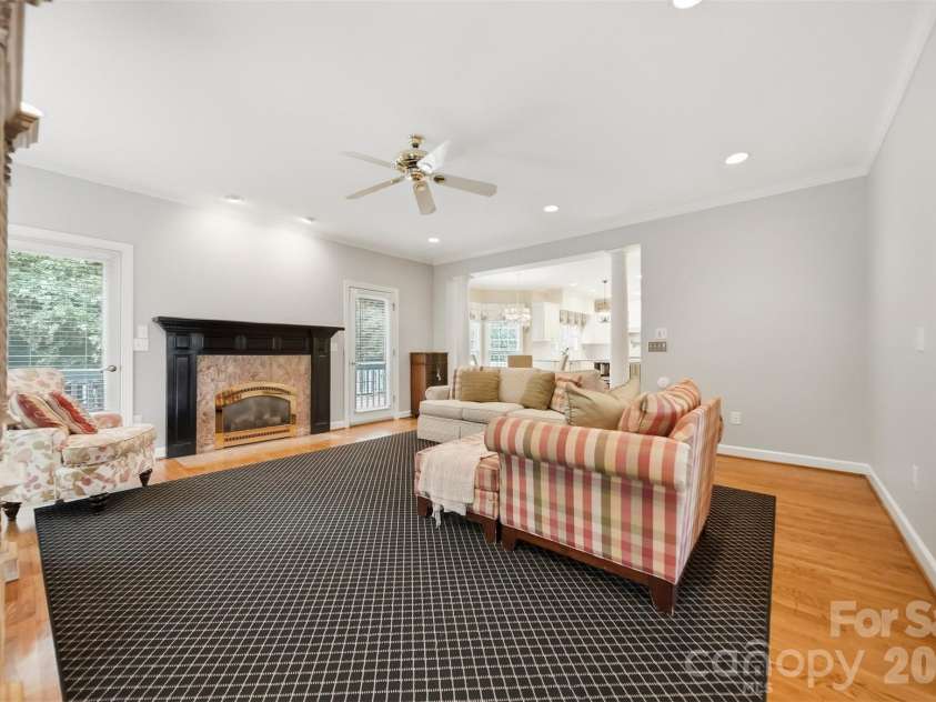 3704 8th Street Place, Hickory, NC 28601.  MLS# CAR4363402, YatesRealty ID 10221. 