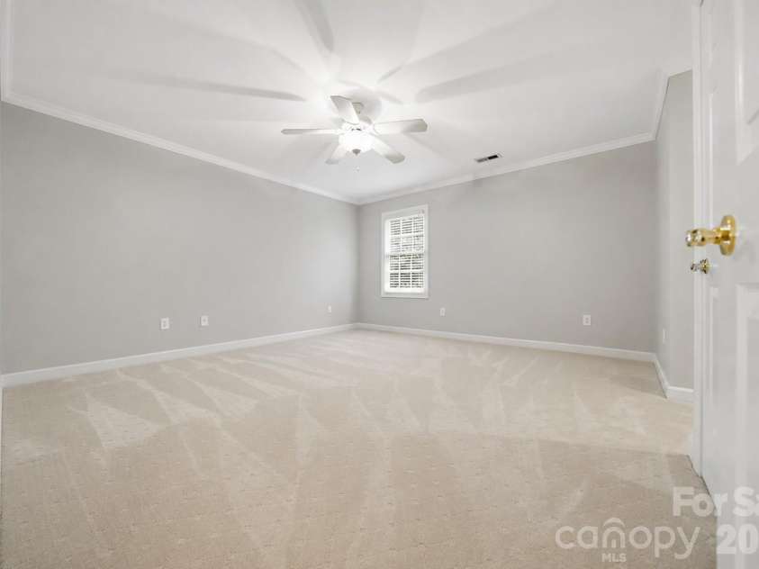3704 8th Street Place, Hickory, NC 28601.  MLS# CAR4363402, YatesRealty ID 10221. 