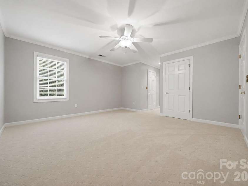 3704 8th Street Place, Hickory, NC 28601.  MLS# CAR4363402, YatesRealty ID 10221. 