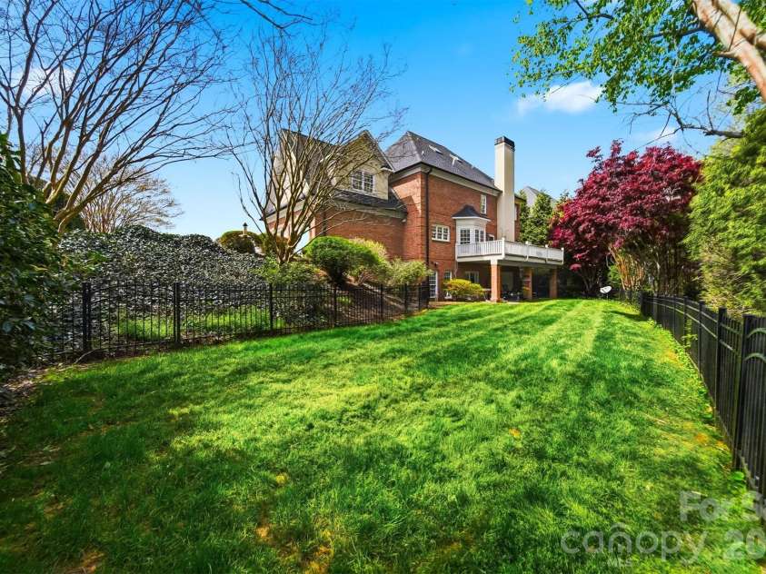 3704 8th Street Place, Hickory, NC 28601.  MLS# CAR4363402, YatesRealty ID 10221. 