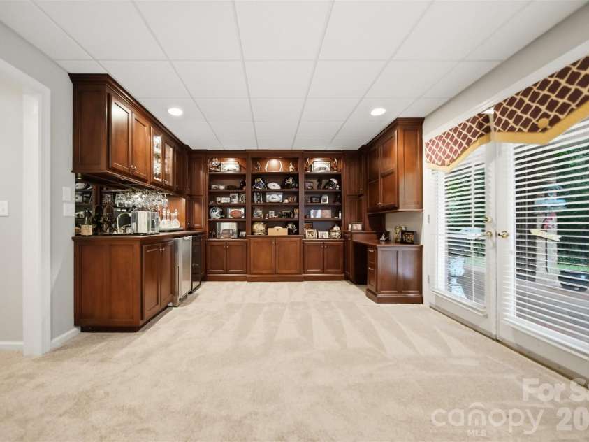 3704 8th Street Place, Hickory, NC 28601.  MLS# CAR4363402, YatesRealty ID 10221. 
