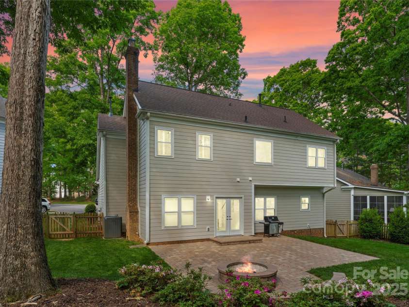 6101 Park Hill Road, Charlotte, NC 28277.  MLS# CAR4249364, YatesRealty ID 10224. 