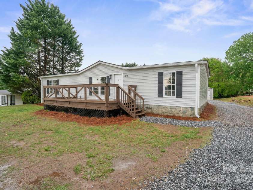 1005 Praley Street, Valdese, NC 28690.  MLS# CAR4245683, YatesRealty ID 10225. 