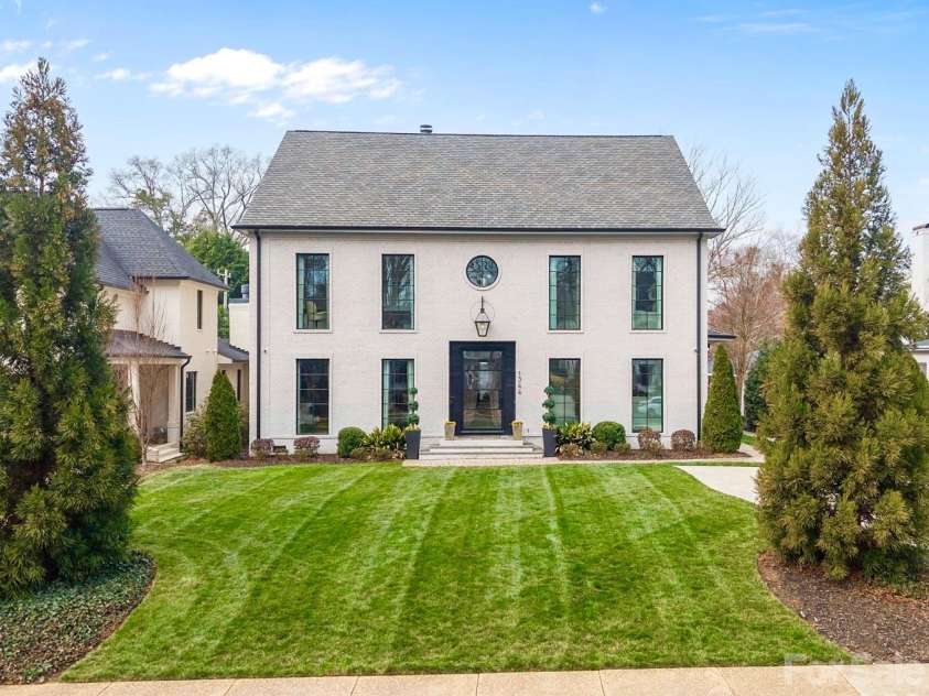 1344 Biltmore Drive, Charlotte, NC 28207.  MLS# CAR4341077, YatesRealty ID 10226. 