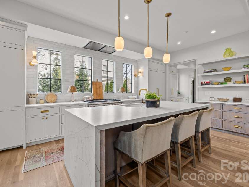 1344 Biltmore Drive, Charlotte, NC 28207.  MLS# CAR4341077, YatesRealty ID 10226. 