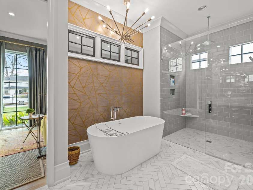 1344 Biltmore Drive, Charlotte, NC 28207.  MLS# CAR4341077, YatesRealty ID 10226. 