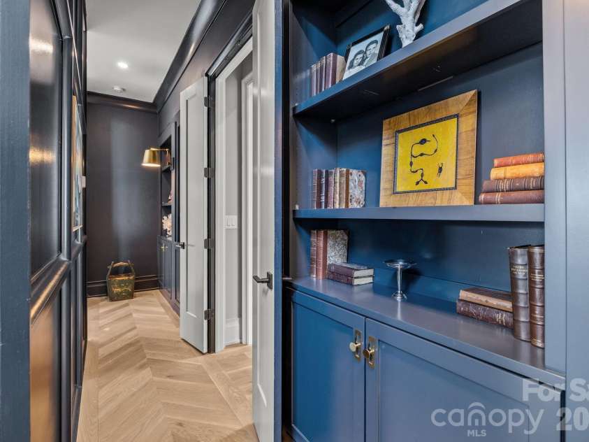 1344 Biltmore Drive, Charlotte, NC 28207.  MLS# CAR4341077, YatesRealty ID 10226. 