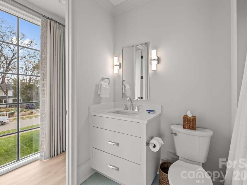 1344 Biltmore Drive, Charlotte, NC 28207.  MLS# CAR4341077, YatesRealty ID 10226. 