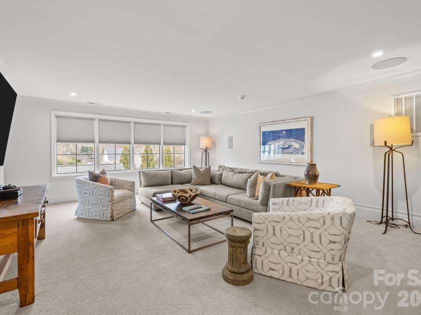 1344 Biltmore Drive, Charlotte, NC 28207.  MLS# CAR4341077, YatesRealty ID 10226. 