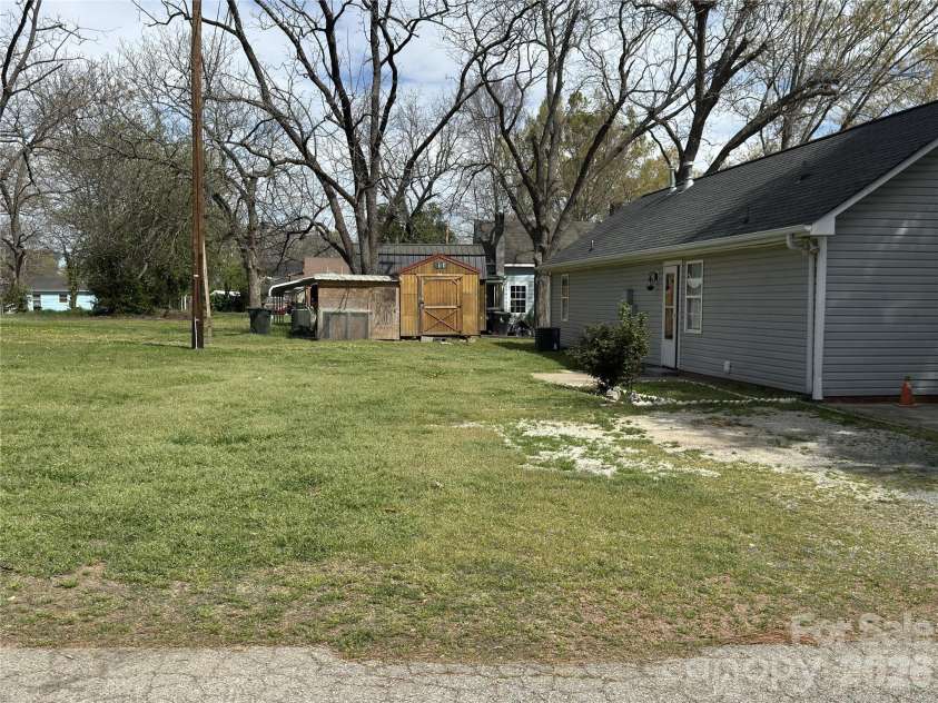 114 Branch Street, Monroe, NC 28112.  MLS# CAR4334100, YatesRealty ID 10228. 