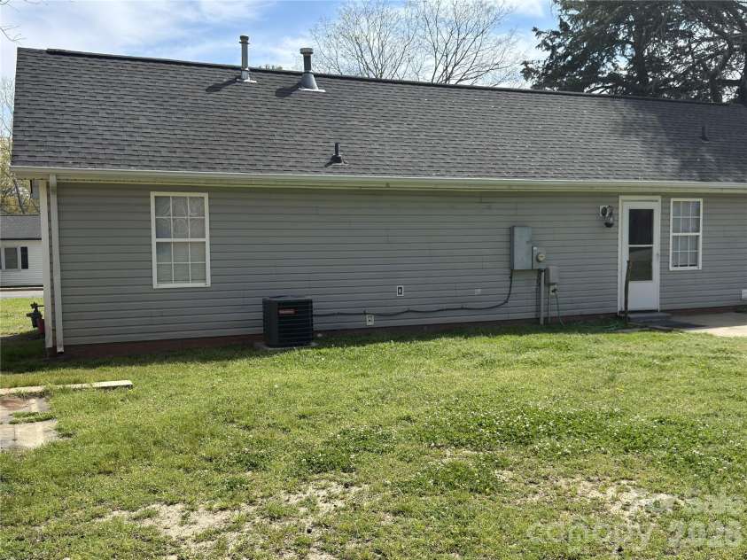 114 Branch Street, Monroe, NC 28112.  MLS# CAR4334100, YatesRealty ID 10228. 