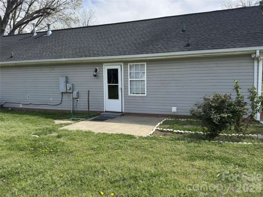 114 Branch Street, Monroe, NC 28112.  MLS# CAR4334100, YatesRealty ID 10228. 