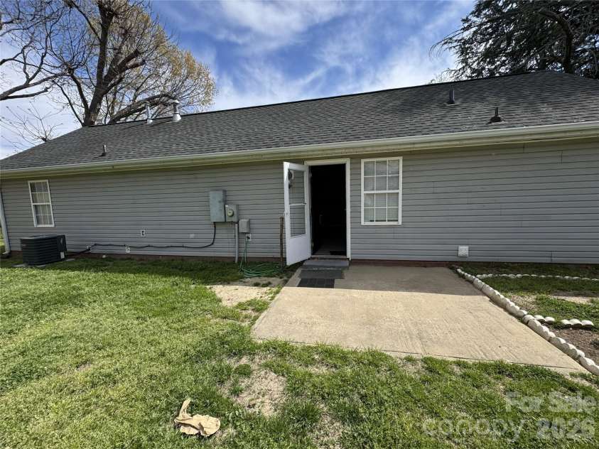 114 Branch Street, Monroe, NC 28112.  MLS# CAR4334100, YatesRealty ID 10228. 