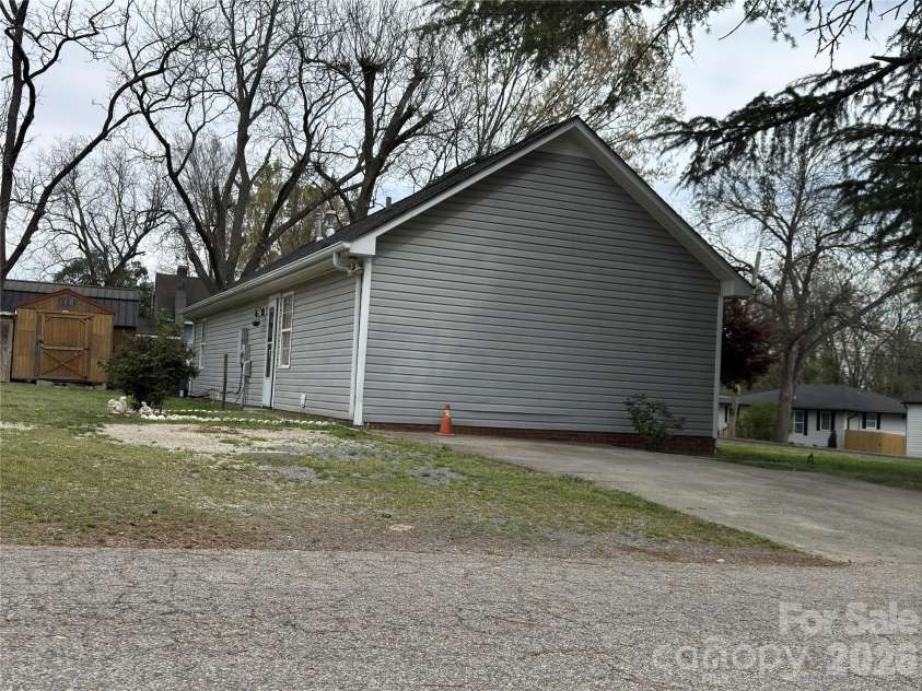 114 Branch Street, Monroe, NC 28112.  MLS# CAR4334100, YatesRealty ID 10228. 