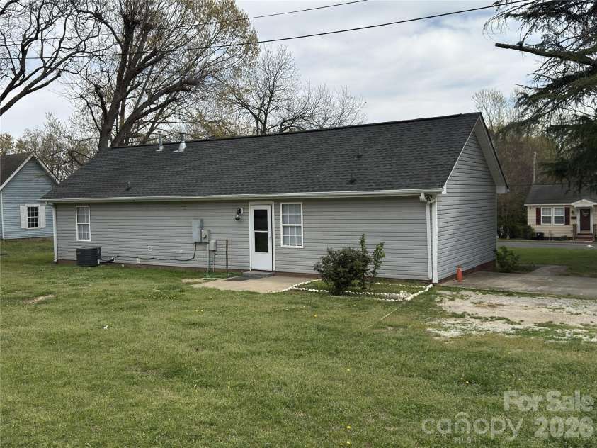 114 Branch Street, Monroe, NC 28112.  MLS# CAR4334100, YatesRealty ID 10228. 
