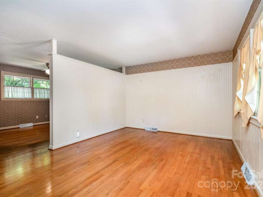 3624 Delgany Drive, Charlotte, NC 28215.  MLS# CAR4250924, YatesRealty ID 10228. 