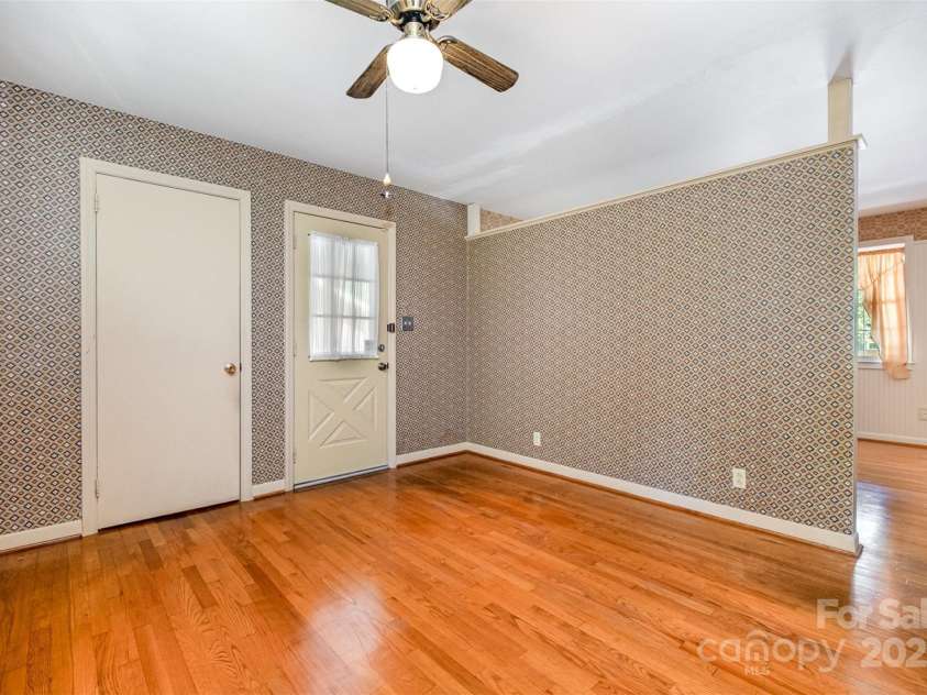 3624 Delgany Drive, Charlotte, NC 28215.  MLS# CAR4250924, YatesRealty ID 10228. 