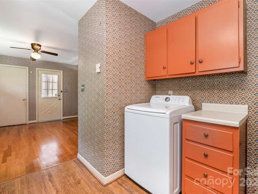 3624 Delgany Drive, Charlotte, NC 28215.  MLS# CAR4250924, YatesRealty ID 10228. 