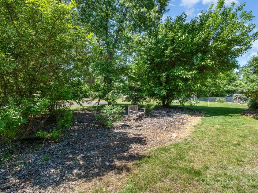 3624 Delgany Drive, Charlotte, NC 28215.  MLS# CAR4250924, YatesRealty ID 10228. 