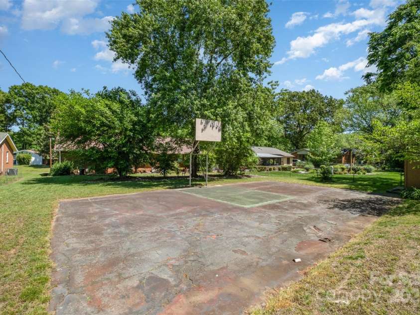 3624 Delgany Drive, Charlotte, NC 28215.  MLS# CAR4250924, YatesRealty ID 10228. 