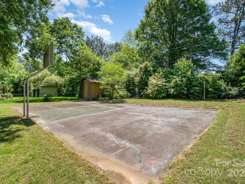 3624 Delgany Drive, Charlotte, NC 28215.  MLS# CAR4250924, YatesRealty ID 10228. 