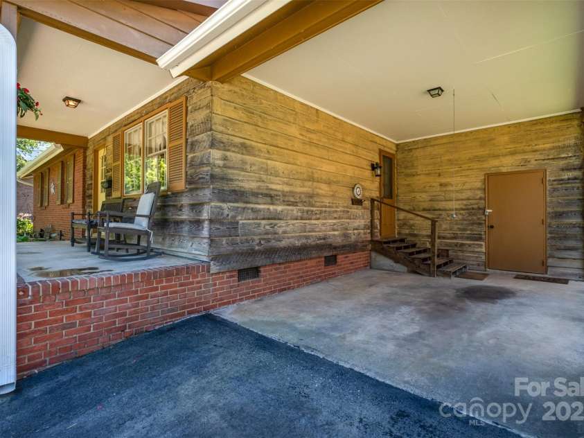 3624 Delgany Drive, Charlotte, NC 28215.  MLS# CAR4250924, YatesRealty ID 10228. 