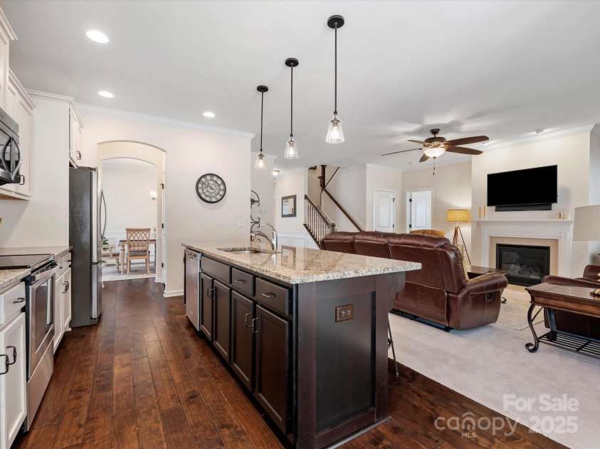 1874 Larkspur Way, Tega Cay, SC 29708.  MLS# CAR4222294, YatesRealty ID 10229. 