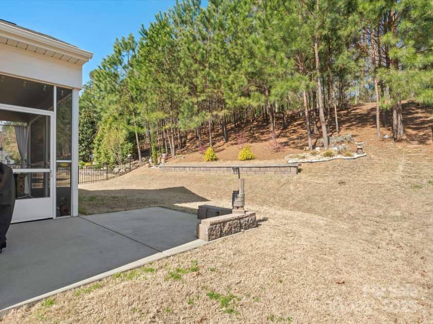 1874 Larkspur Way, Tega Cay, SC 29708.  MLS# CAR4222294, YatesRealty ID 10229. 