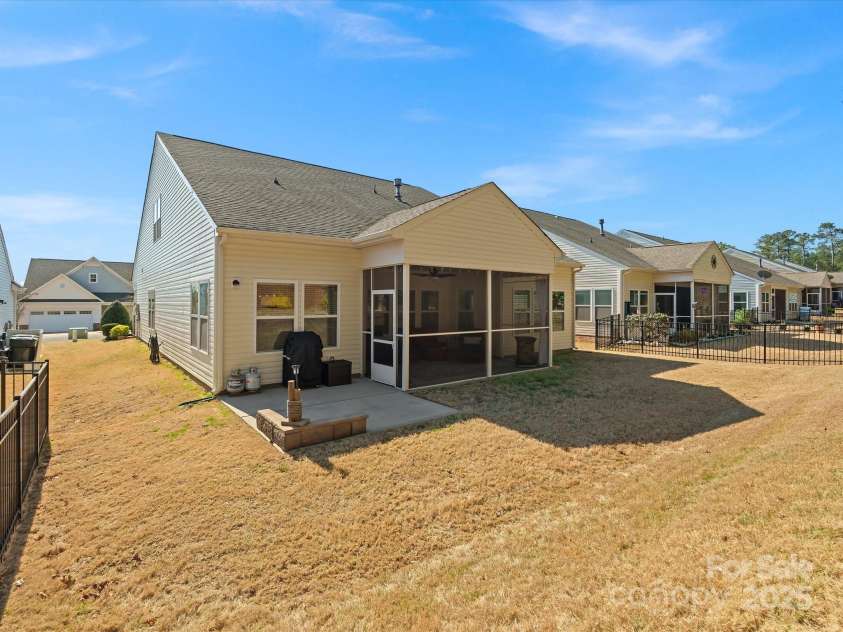 1874 Larkspur Way, Tega Cay, SC 29708.  MLS# CAR4222294, YatesRealty ID 10229. 