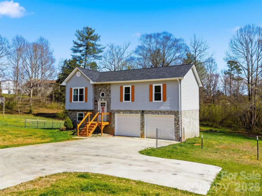 4374 Calico Road, Lenoir, NC 28645.  MLS# CAR4358644, YatesRealty ID 10229. 