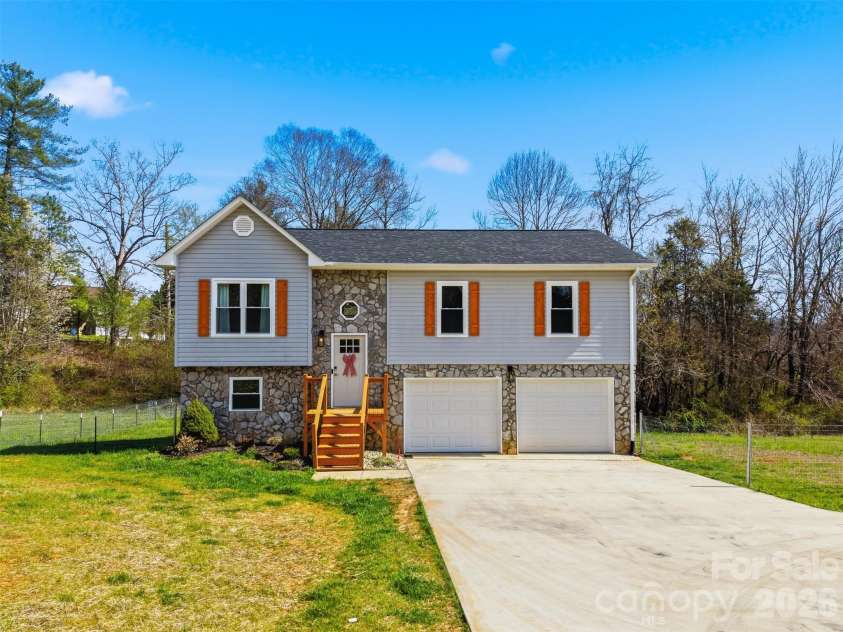 4374 Calico Road, Lenoir, NC 28645.  MLS# CAR4358644, YatesRealty ID 10229. 