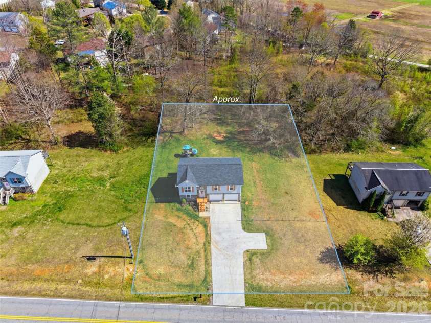 4374 Calico Road, Lenoir, NC 28645.  MLS# CAR4358644, YatesRealty ID 10229. 