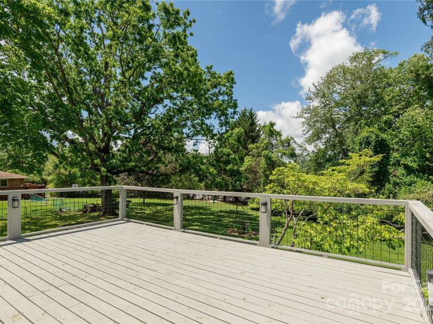 89 Braddock Way, Asheville, NC 28803.  MLS# CAR4217900, YatesRealty ID 1023. Large newer deck!