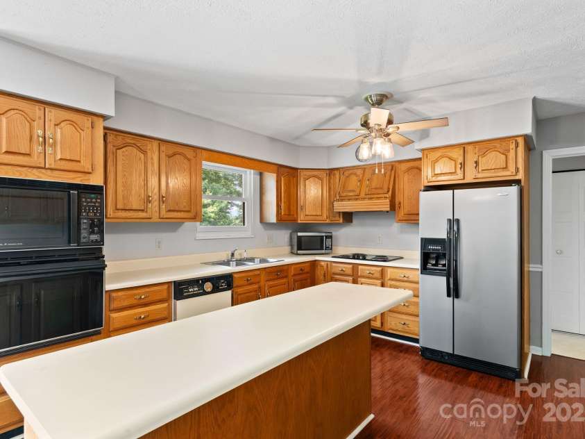 89 Braddock Way, Asheville, NC 28803.  MLS# CAR4293355, YatesRealty ID 1023. 