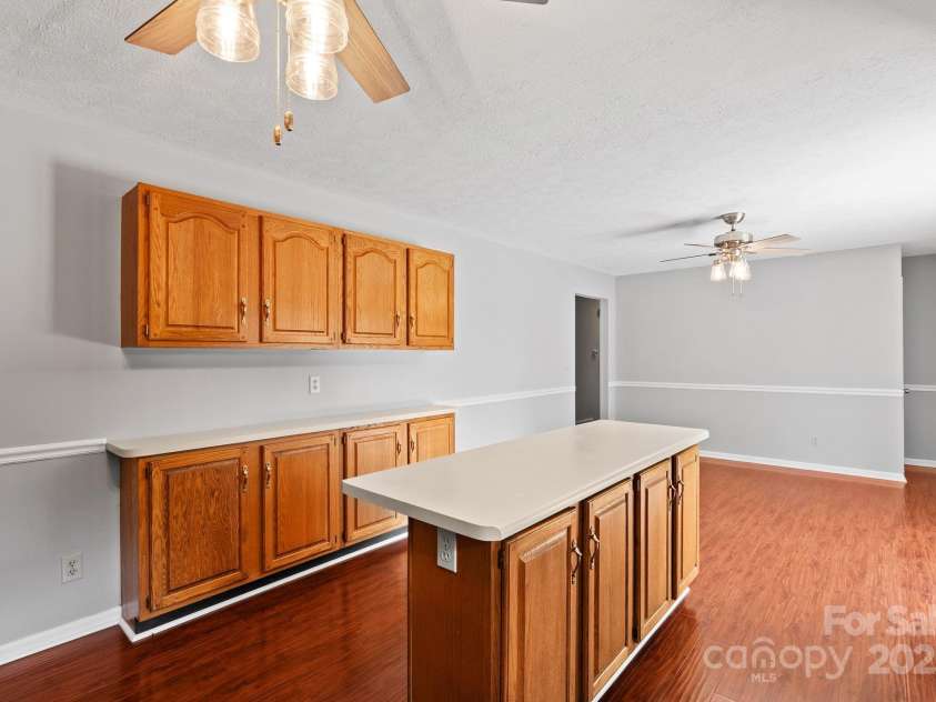 89 Braddock Way, Asheville, NC 28803.  MLS# CAR4293355, YatesRealty ID 1023. 