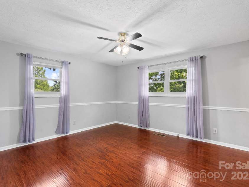 89 Braddock Way, Asheville, NC 28803.  MLS# CAR4293355, YatesRealty ID 1023. 