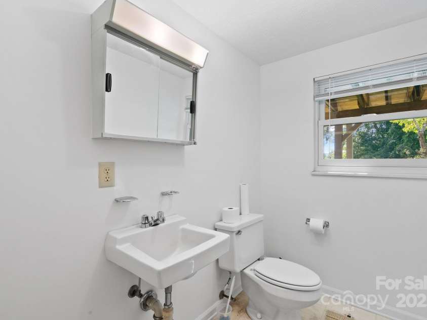 89 Braddock Way, Asheville, NC 28803.  MLS# CAR4293355, YatesRealty ID 1023. 