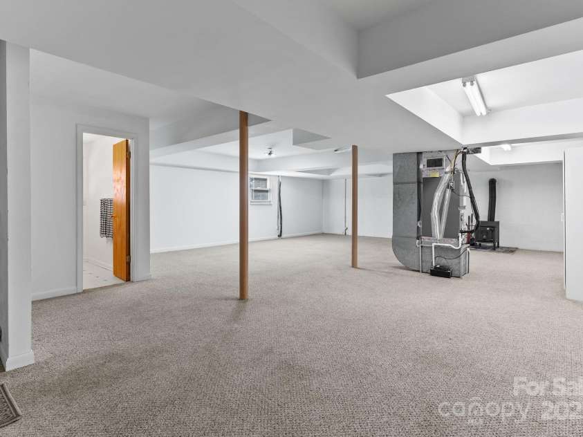 89 Braddock Way, Asheville, NC 28803.  MLS# CAR4293355, YatesRealty ID 1023. 