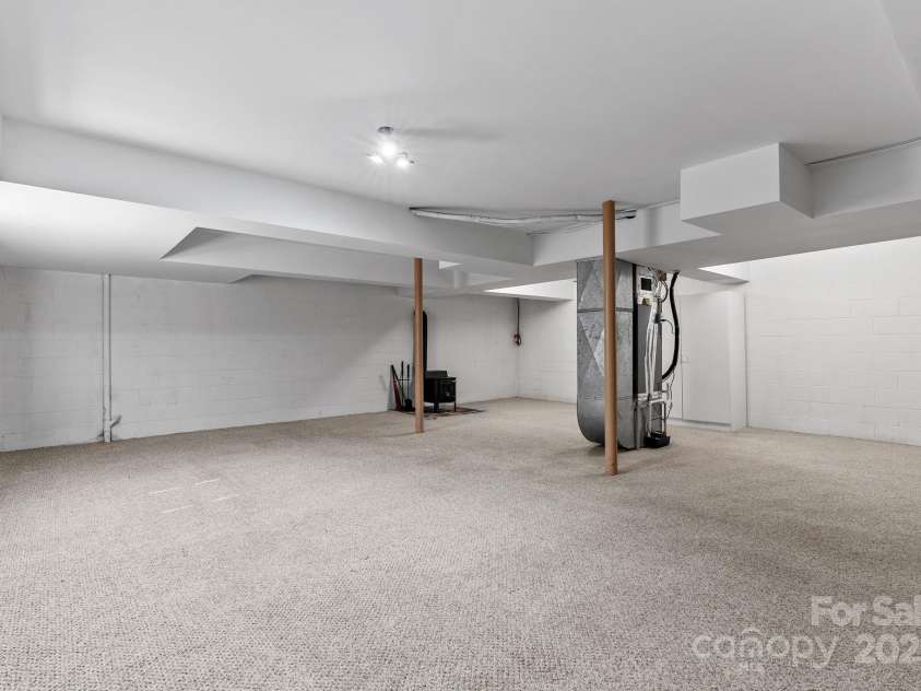 89 Braddock Way, Asheville, NC 28803.  MLS# CAR4293355, YatesRealty ID 1023. 