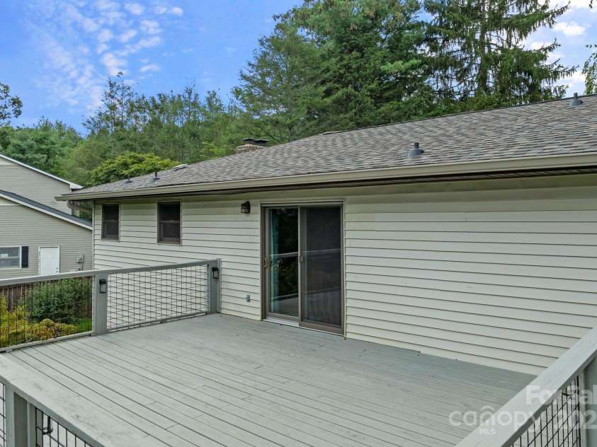 89 Braddock Way, Asheville, NC 28803.  MLS# CAR4293355, YatesRealty ID 1023. 