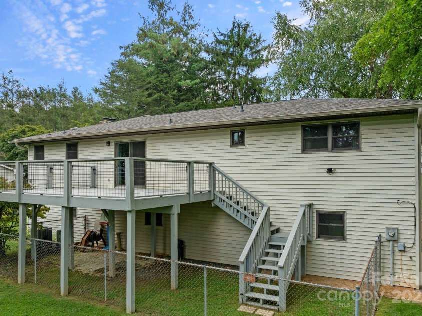 89 Braddock Way, Asheville, NC 28803.  MLS# CAR4293355, YatesRealty ID 1023. 