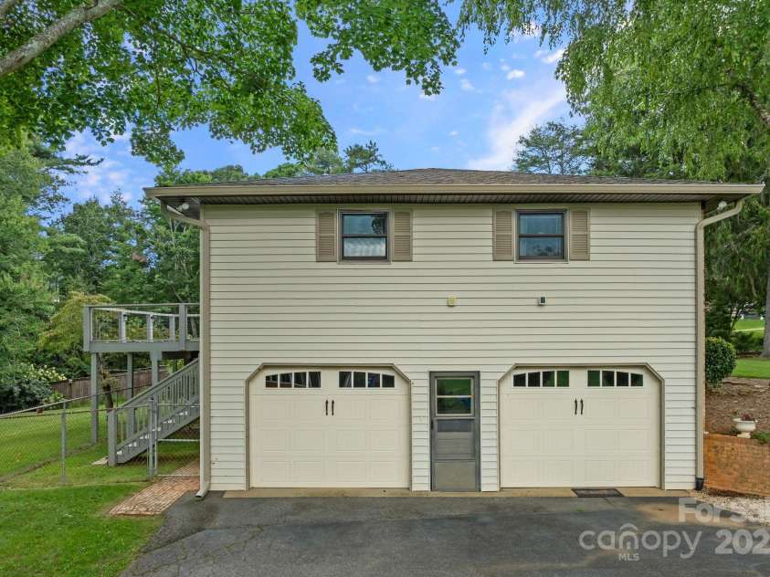 89 Braddock Way, Asheville, NC 28803.  MLS# CAR4293355, YatesRealty ID 1023. 