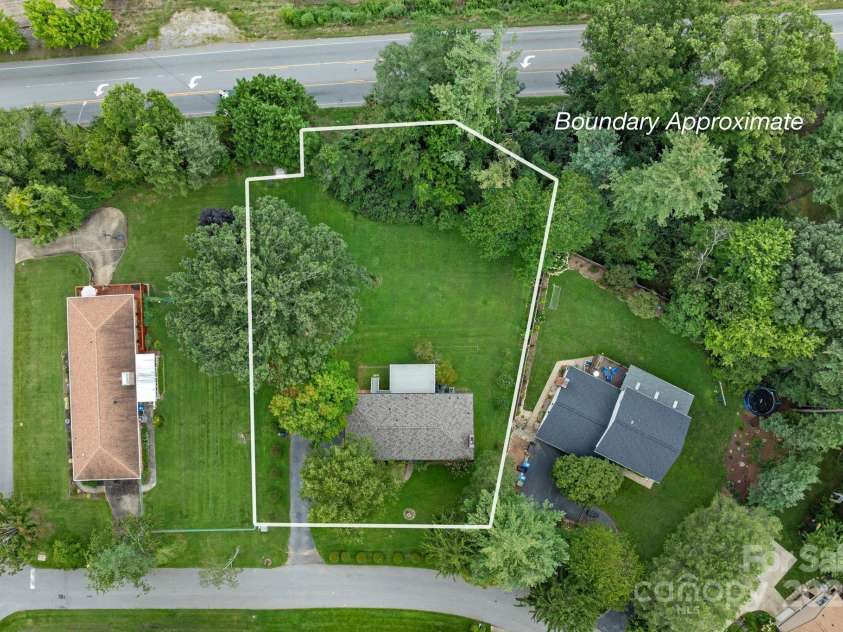 89 Braddock Way, Asheville, NC 28803.  MLS# CAR4293355, YatesRealty ID 1023. 