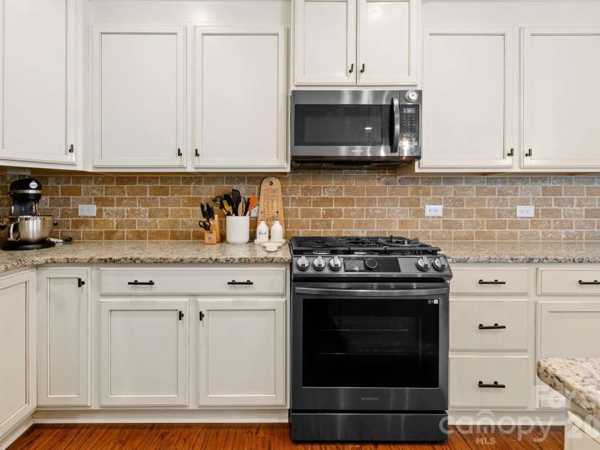 10421 Royal Winchester Drive, Charlotte, NC 28277.  MLS# CAR4355320, YatesRealty ID 10230. 