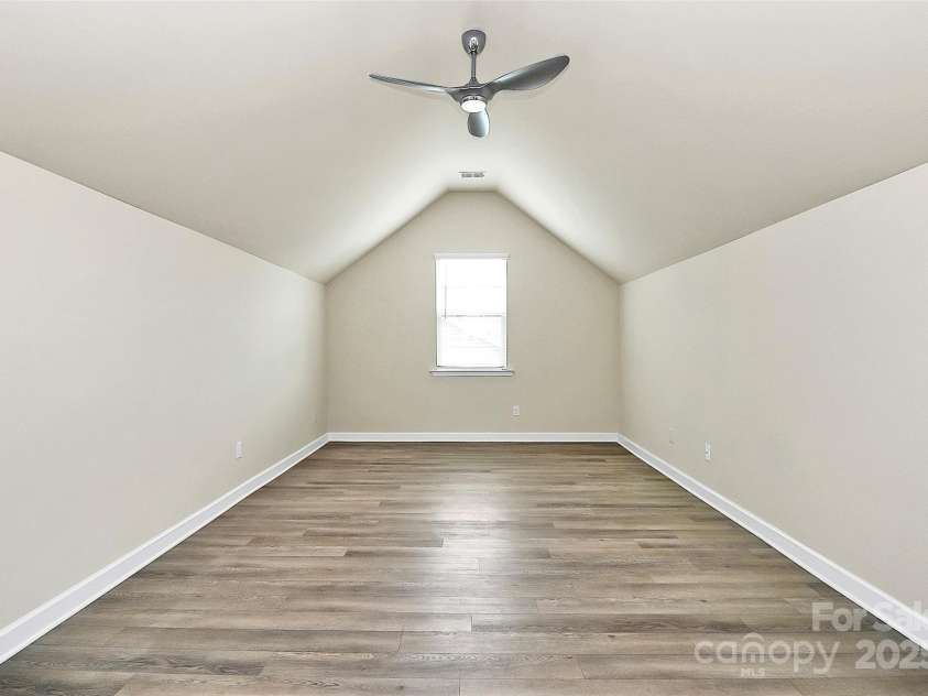 16019 Kelby Cove, Charlotte, NC 28278.  MLS# CAR4252849, YatesRealty ID 10231. Bonus room, office, workout or playroom