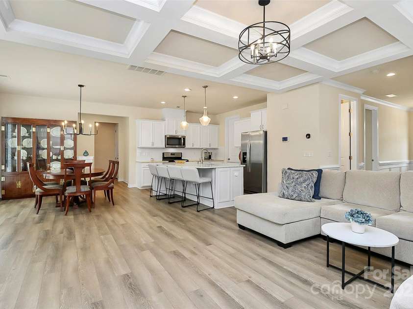 16019 Kelby Cove, Charlotte, NC 28278.  MLS# CAR4252849, YatesRealty ID 10231. Open living concept