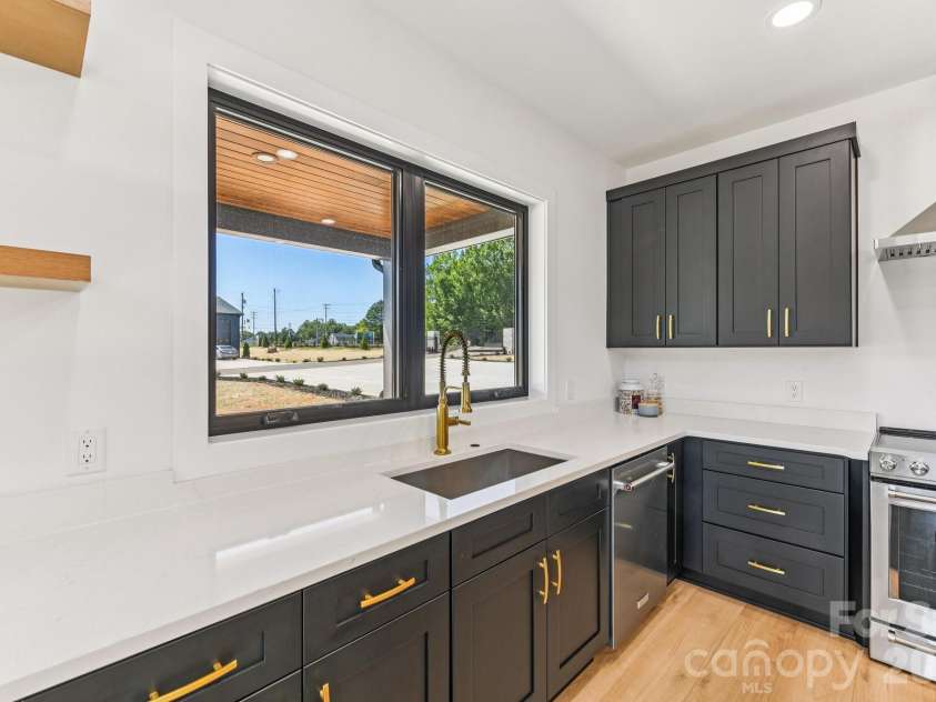 109 Winners Circle, Mooresville, NC 28117.  MLS# CAR4404383, YatesRealty ID 10233. 